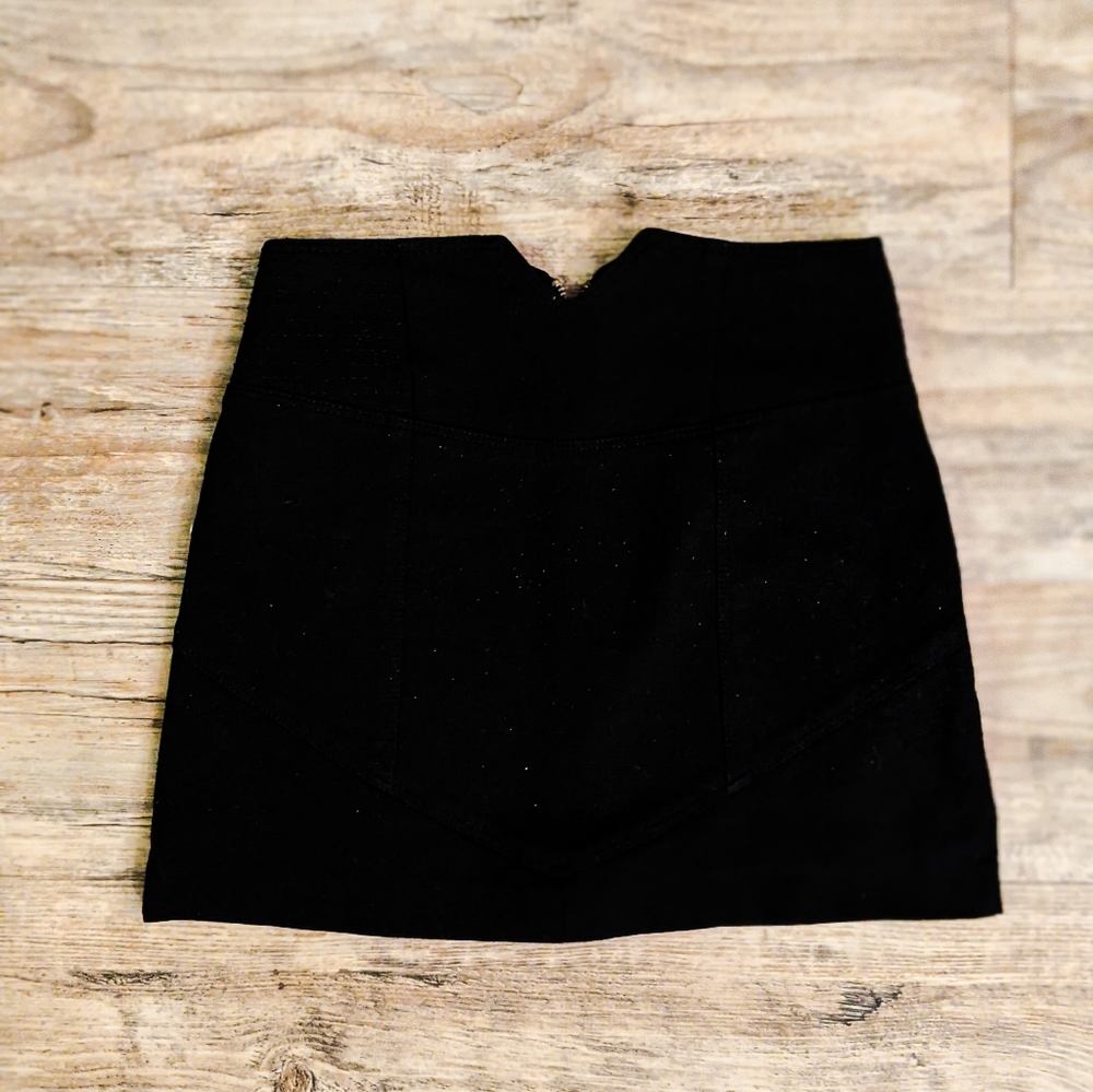 BCBG Center Vertical Zip Mini Skirt - Picture 2 of 5